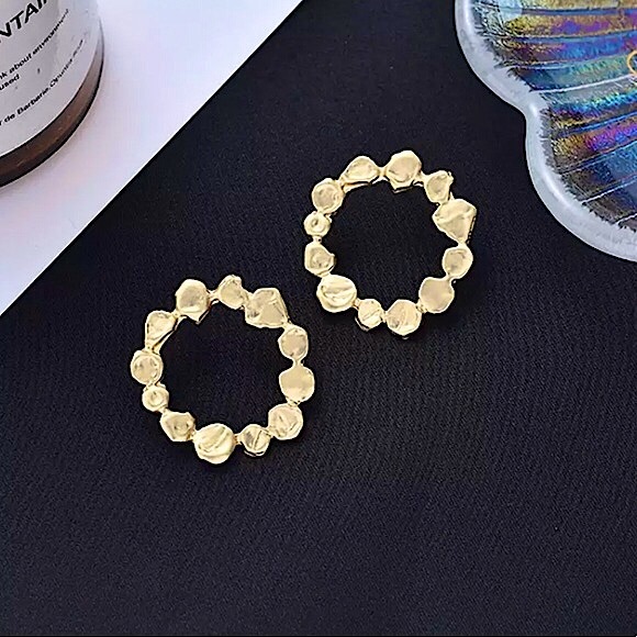 ⚜️[𝟯/$𝟭𝟴]⚜️Big Gold Round 925 Post Earrings NEW - Picture 2 of 4